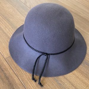 100% wool bucket with braid brand new gray hat.